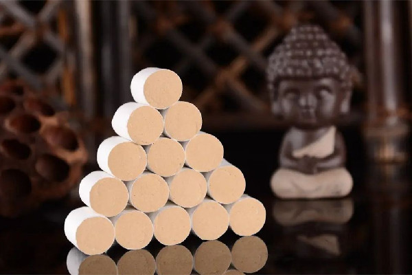 艾柱不純艾灸有效果嗎 怎么辨別艾柱的質(zhì)量好壞 艾柱不純艾灸有效果嗎 怎么辨別艾柱的質(zhì)量好壞