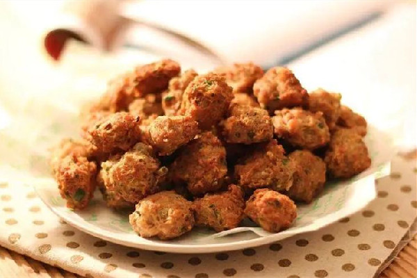 炸肉丸放多少鹽 炸肉丸放什么調(diào)料 炸肉丸放多少鹽 炸肉丸放什么調(diào)料