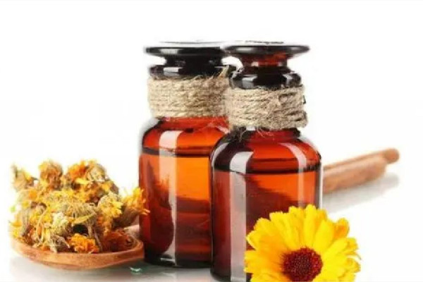 護(hù)膚精油可以抹頭發(fā)嗎 護(hù)膚精油對頭發(fā)有什么作用 護(hù)膚精油可以抹頭發(fā)嗎 護(hù)膚精油對頭發(fā)有什么作用