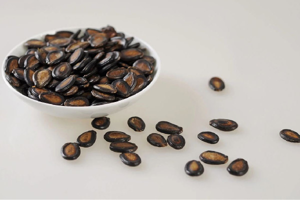 西瓜子熱量高嗎 西瓜子會發(fā)胖嗎 西瓜子熱量高嗎 西瓜子會發(fā)胖嗎