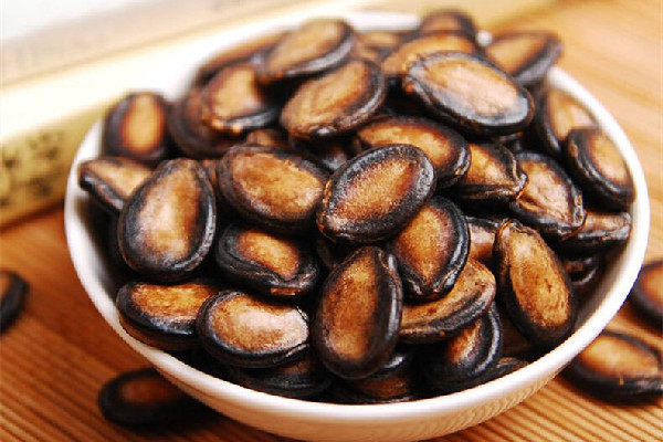 西瓜子咳嗽能吃嗎 西瓜子會(huì)導(dǎo)致咳嗽嗎 西瓜子咳嗽能吃嗎 西瓜子會(huì)導(dǎo)致咳嗽嗎