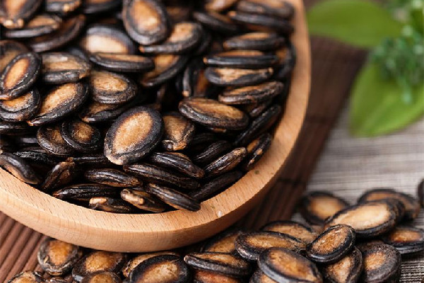 西瓜子和葵瓜子哪個熱量高 西瓜子和葵瓜子哪個更健康 西瓜子和葵瓜子哪個熱量高 西瓜子和葵瓜子哪個更健康