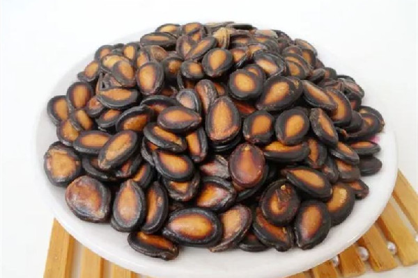 西瓜子吃多了舌頭疼怎么辦 西瓜子吃多了有什么危害 西瓜子吃多了舌頭疼怎么辦 西瓜子吃多了有什么危害