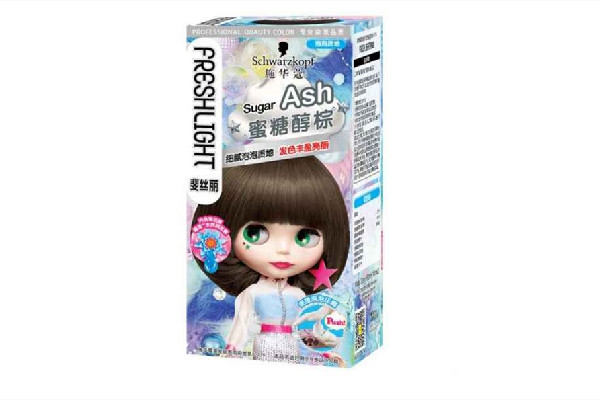 泡泡染發(fā)劑和普通染發(fā)劑哪個(gè)好 泡泡染發(fā)劑和染發(fā)膏哪個(gè)傷害大 泡泡染發(fā)劑和普通染發(fā)劑哪個(gè)好 泡泡染發(fā)劑和染發(fā)膏哪個(gè)傷害大