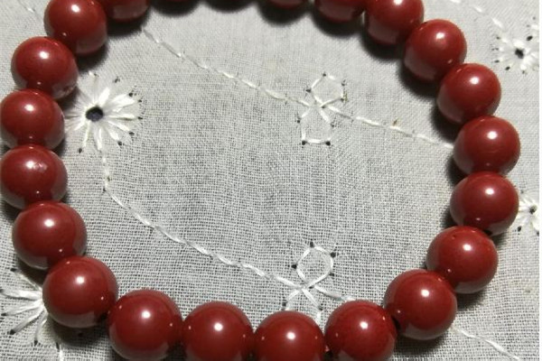 朱砂手串戴哪個手有講究嗎 朱砂手串可以戴腳上嗎 朱砂手串戴哪個手有講究嗎 朱砂手串可以戴腳上嗎