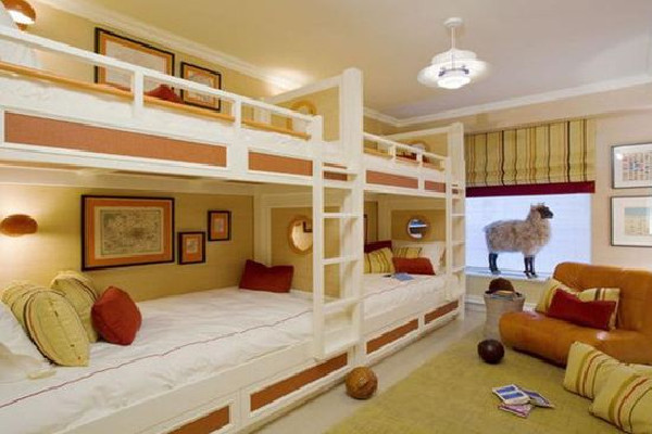 女生熟睡時(shí)從學(xué)校宿舍上鋪墜亡 宿舍睡上鋪要注意什么 女生熟睡時(shí)從學(xué)校宿舍上鋪墜亡 宿舍睡上鋪要注意什么