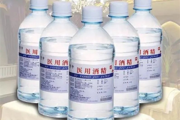 醫(yī)用酒精消毒的正確用法 醫(yī)用酒精可以噴在食物上消毒嗎 醫(yī)用酒精消毒的正確用法 醫(yī)用酒精可以噴在食物上消毒嗎