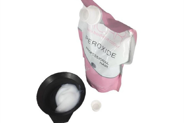 雙氧奶不小心涂在了皮膚上怎么辦 雙氧奶會腐蝕皮膚嗎 雙氧奶不小心涂在了皮膚上怎么辦 雙氧奶會腐蝕皮膚嗎