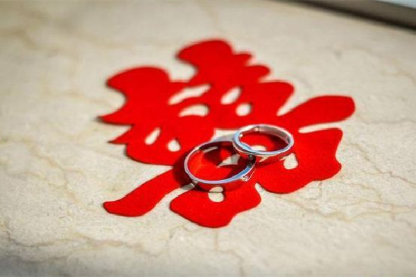 民政局開工男子拍到僅兩對新人結婚 為什么結婚的人越來越少