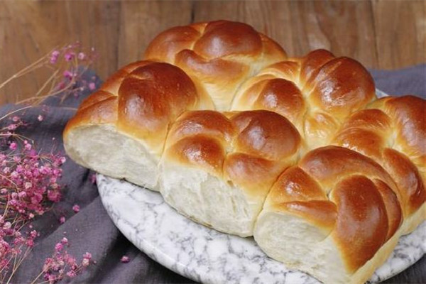 10歲女孩食用面包店售賣面包身亡 面包有營養(yǎng)嗎 10歲女孩食用面包店售賣面包身亡 面包有營養(yǎng)嗎