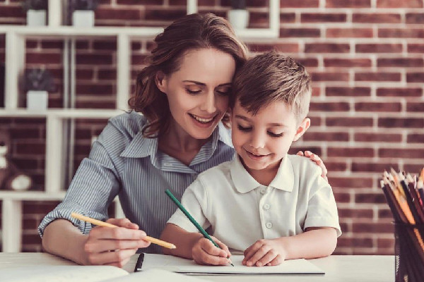 女子不讓6歲男童上女廁所遭痛罵 孩子多大就有性別意識(shí) 女子不讓6歲男童上女廁所遭痛罵 孩子多大就有性別意識(shí)