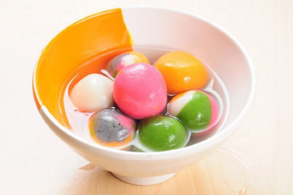 湯圓用什么粉做的 湯圓皮的做法和配方 湯圓用什么粉做的 湯圓皮的做法和配方