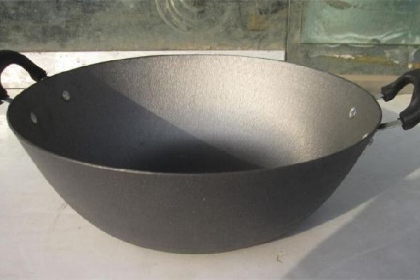 生鐵鍋和鑄鐵鍋哪個(gè)對(duì)身體好 生鐵鍋對(duì)身體有害嗎 生鐵鍋和鑄鐵鍋哪個(gè)對(duì)身體好 生鐵鍋對(duì)身體有害嗎