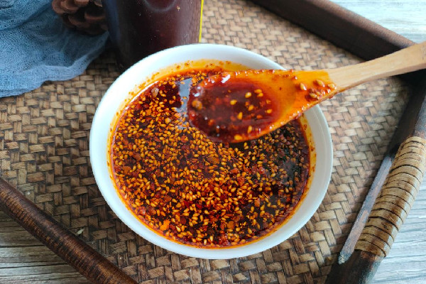 辣椒油有點(diǎn)糊可以吃嗎 辣椒油為什么會(huì)糊 辣椒油有點(diǎn)糊可以吃嗎 辣椒油為什么會(huì)糊