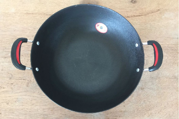 生鐵鍋開鍋的正確方法 生鐵鍋為什么要開鍋 生鐵鍋開鍋的正確方法 生鐵鍋為什么要開鍋