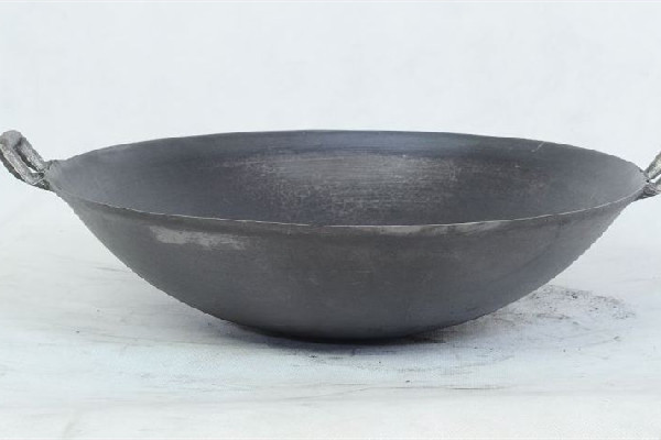 生鐵鍋生銹了怎么辦 生鐵鍋生銹了煮菜會(huì)影響身體嗎 生鐵鍋生銹了怎么辦 生鐵鍋生銹了煮菜會(huì)影響身體嗎