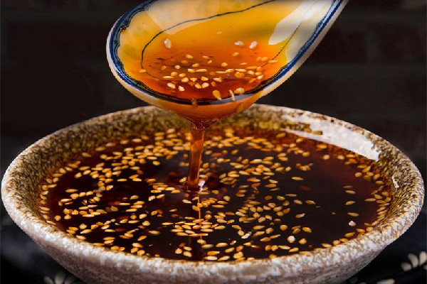 辣椒油有點(diǎn)糊可以吃嗎 辣椒油為什么會(huì)糊 辣椒油有點(diǎn)糊可以吃嗎 辣椒油為什么會(huì)糊