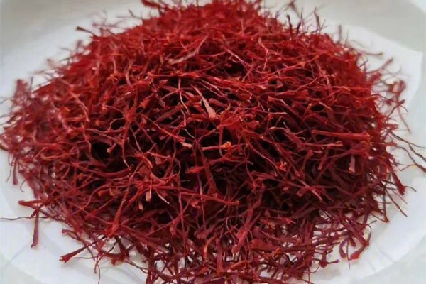 藏紅花可以催月經(jīng)嗎 藏紅花對(duì)女人有什么好處 藏紅花可以催月經(jīng)嗎 藏紅花對(duì)女人有什么好處