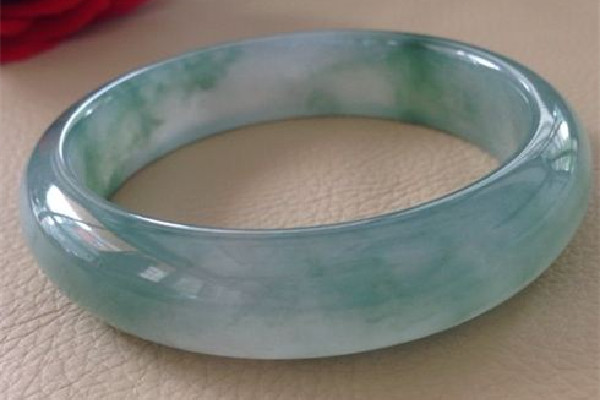 芙蓉種翡翠屬于什么檔次 芙蓉種翡翠多少錢 芙蓉種翡翠屬于什么檔次 芙蓉種翡翠多少錢