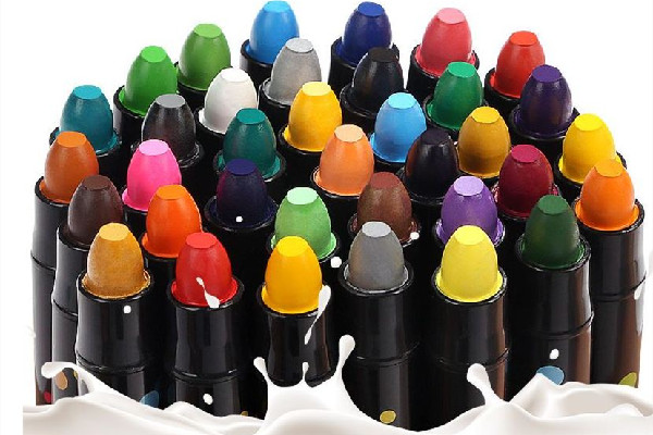 蠟筆和水彩筆哪個(gè)安全 蠟筆適合多大孩子 蠟筆和水彩筆哪個(gè)安全 蠟筆適合多大孩子