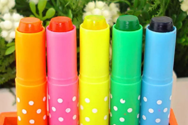 蠟筆有毒嗎 蠟筆孩子吃了怎么辦 蠟筆有毒嗎 蠟筆孩子吃了怎么辦
