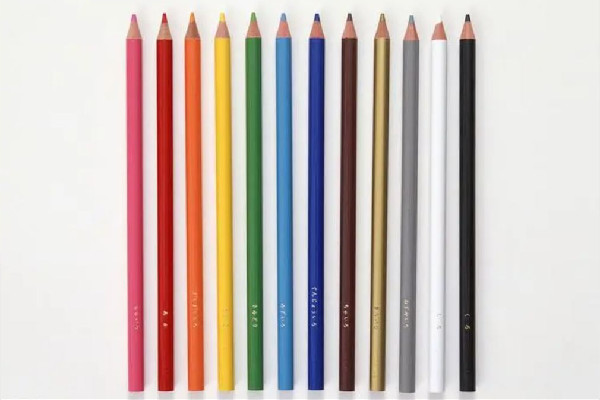 蠟筆和水彩筆哪個(gè)安全 蠟筆適合多大孩子 蠟筆和水彩筆哪個(gè)安全 蠟筆適合多大孩子