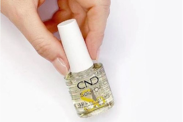 美甲營(yíng)養(yǎng)油的正確用法 美甲營(yíng)養(yǎng)油什么時(shí)候用 美甲營(yíng)養(yǎng)油的正確用法 美甲營(yíng)養(yǎng)油什么時(shí)候用