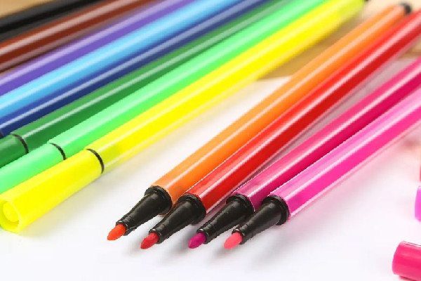 水彩筆是油性的還是水性的 水彩筆會(huì)不會(huì)透紙 水彩筆是油性的還是水性的 水彩筆會(huì)不會(huì)透紙