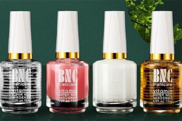 美甲營(yíng)養(yǎng)油的正確用法 美甲營(yíng)養(yǎng)油什么時(shí)候用 美甲營(yíng)養(yǎng)油的正確用法 美甲營(yíng)養(yǎng)油什么時(shí)候用