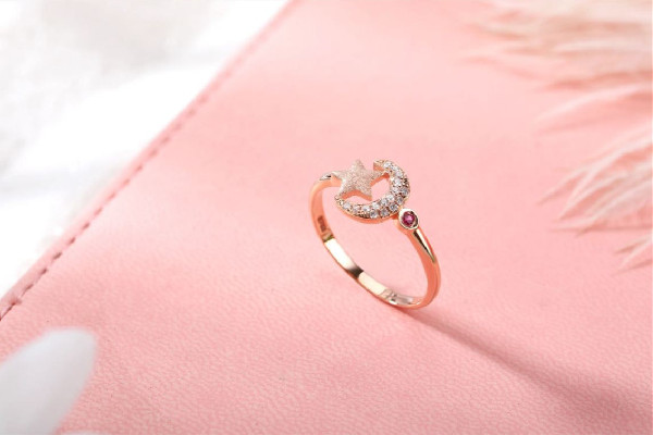 18k金會氧化發(fā)黑嗎 18k金戴久了會變色嗎 18k金會氧化發(fā)黑嗎 18k金戴久了會變色嗎