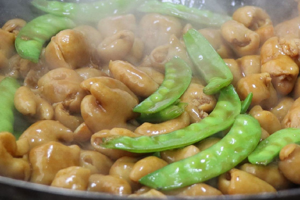 豬大腸要焯水嗎 豬大腸要焯水焯多長(zhǎng)時(shí)間 豬大腸要焯水嗎 豬大腸要焯水焯多長(zhǎng)時(shí)間