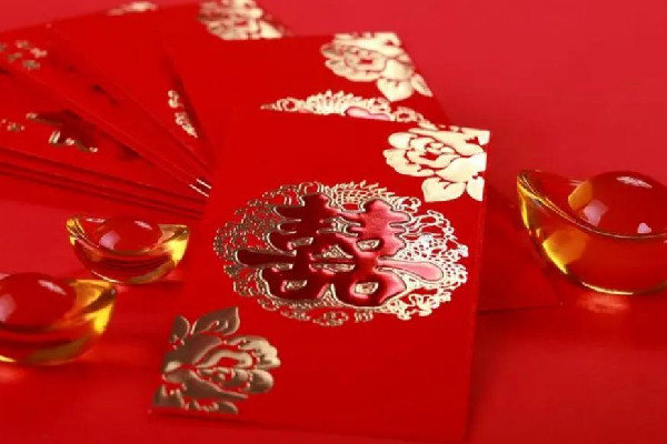 新人結婚遭朋友攔車襲胸要紅包 新人結婚怎么要紅包 新人結婚遭朋友攔車襲胸要紅包 新人結婚怎么要紅包