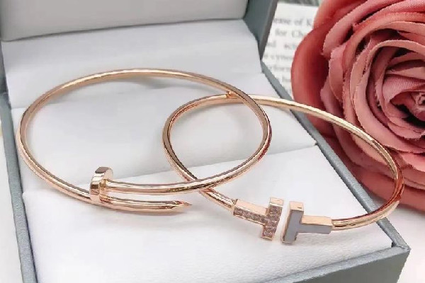 18k金會氧化發(fā)黑嗎 18k金戴久了會變色嗎 18k金會氧化發(fā)黑嗎 18k金戴久了會變色嗎