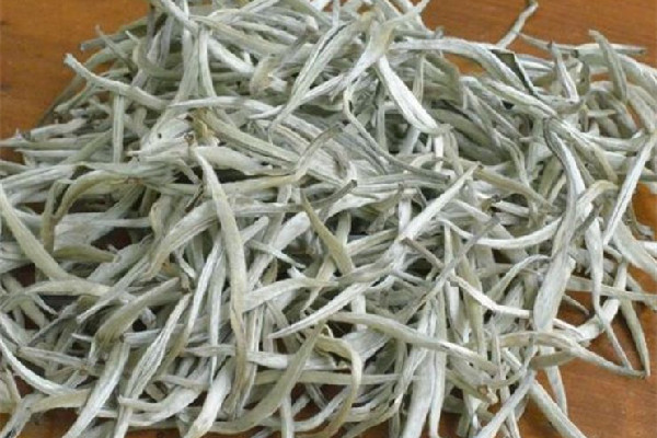 白毫銀針和白牡丹的區(qū)別有哪些 白毫銀針和白牡丹功效一樣嗎 白毫銀針和白牡丹的區(qū)別有哪些 白毫銀針和白牡丹功效一樣嗎