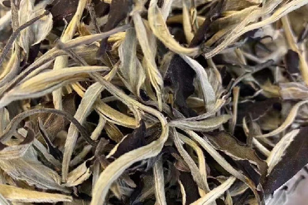 白毫銀針喝起來(lái)什么味道 白毫銀針會(huì)回甘嗎