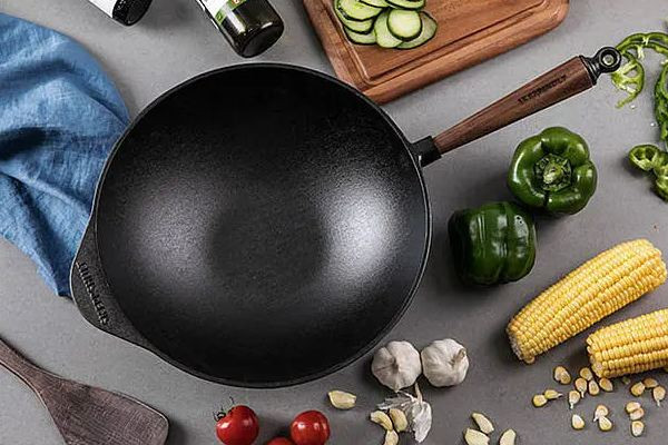 鑄鐵鍋的正確開鍋方法 鑄鐵鍋開鍋用什么油最好 鑄鐵鍋的正確開鍋方法 鑄鐵鍋開鍋用什么油最好