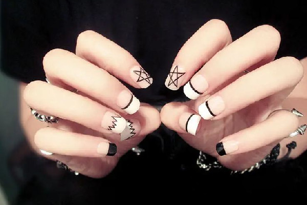 美甲建構(gòu)要照燈照多久 美甲建構(gòu)不平的地方可以磨嗎 美甲建構(gòu)要照燈照多久 美甲建構(gòu)不平的地方可以磨嗎