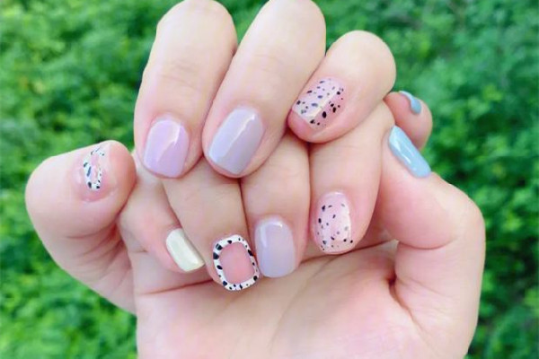 美甲建構(gòu)和沒(méi)構(gòu)建的區(qū)別 美甲建構(gòu)可以維持多久 美甲建構(gòu)和沒(méi)構(gòu)建的區(qū)別 美甲建構(gòu)可以維持多久