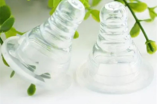 奶嘴是不是吸著吸著就會(huì)變大 奶嘴吸不出來(lái)是什么原因 奶嘴是不是吸著吸著就會(huì)變大 奶嘴吸不出來(lái)是什么原因