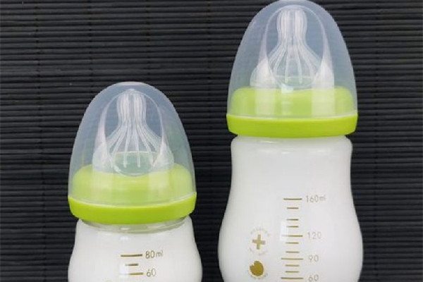 奶嘴是不是吸著吸著就會(huì)變大 奶嘴吸不出來是什么原因