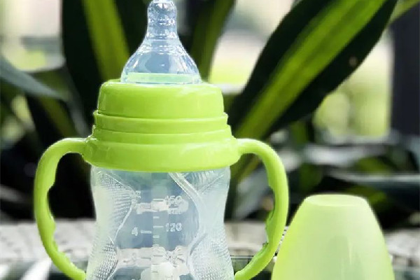 奶嘴是不是吸著吸著就會(huì)變大 奶嘴吸不出來(lái)是什么原因 奶嘴是不是吸著吸著就會(huì)變大 奶嘴吸不出來(lái)是什么原因