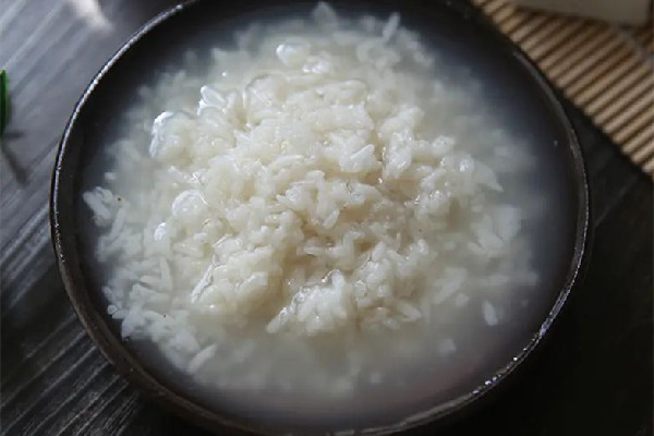 糯米酒要煮開喝嗎 糯米酒釀好后怎么保存 糯米酒要煮開喝嗎 糯米酒釀好后怎么保存