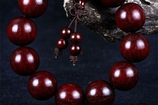 小葉紫檀手串是不是越重越好 小葉紫檀手串會(huì)沉水嗎 小葉紫檀手串是不是越重越好 小葉紫檀手串會(huì)沉水嗎