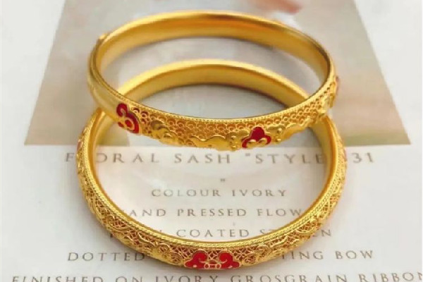 黃金手鐲多少錢一克現(xiàn)在 黃金手鐲買哪個品牌好 黃金手鐲多少錢一克現(xiàn)在 黃金手鐲買哪個品牌好