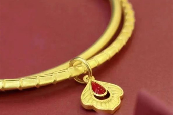 黃金手鐲有哪些款式名稱 黃金手鐲買(mǎi)活口還是整體好 黃金手鐲有哪些款式名稱 黃金手鐲買(mǎi)活口還是整體好