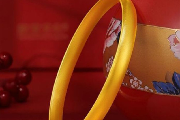 黃金手鐲多少克不容易變形 黃金手鐲買實心的還是空心的好 黃金手鐲多少克不容易變形 黃金手鐲買實心的還是空心的好