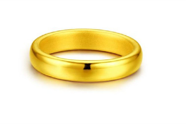 女子試戴金戒指斷兩半遭索賠 金戒指會(huì)斷嗎 女子試戴金戒指斷兩半遭索賠 金戒指會(huì)斷嗎