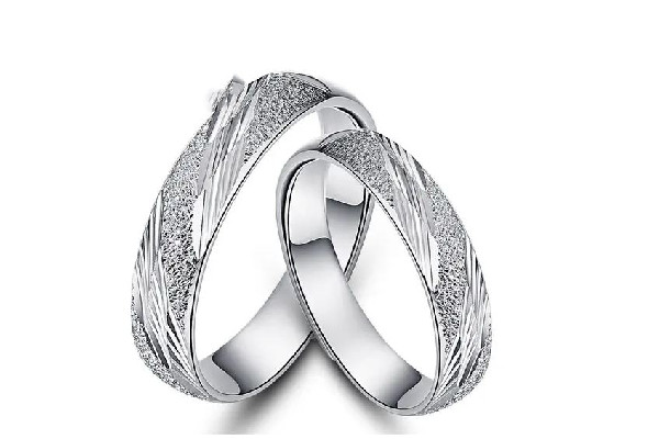 白金戒指可以回收嗎 白金戒指回收多少錢一克 白金戒指可以回收嗎 白金戒指回收多少錢一克