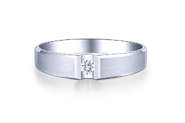 白金戒指用火燒會(huì)變色嗎 白金戒指變形了怎么辦 白金戒指用火燒會(huì)變色嗎 白金戒指變形了怎么辦