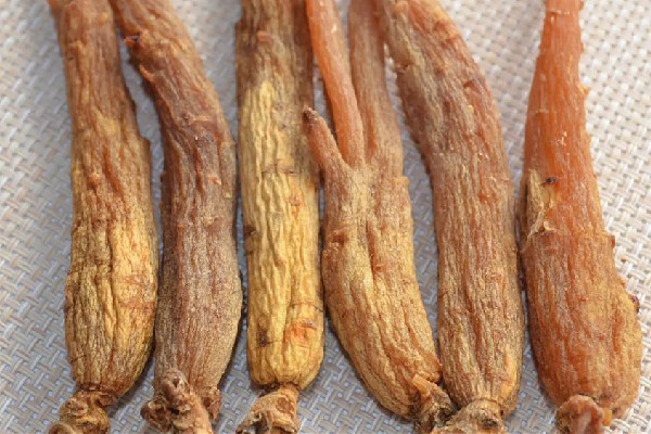 紅參泡酒的比例是多少 紅參泡酒搭配什么藥材好 紅參泡酒的比例是多少 紅參泡酒搭配什么藥材好